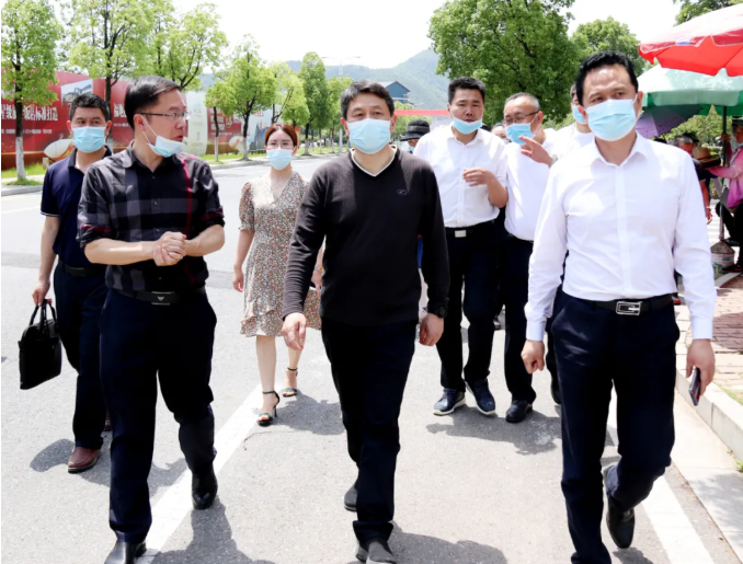 丁曉勝來靈山景區(qū)檢查疫情防控和旅游安全工作