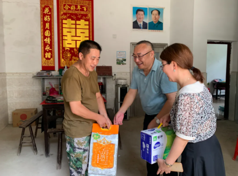 【我為群眾辦實事】廣旅集團走訪慰問革命英烈后代
